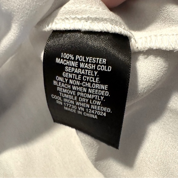 Mossimo โข Silky Tank Top Blouse โข Size XS โข Black and White - Picture 7 of 9